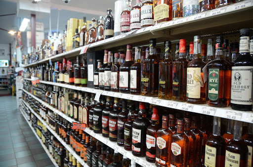 Liquor Store «Paris West Wood Wines & Liquor», reviews and photos, 1220 W Wood St, Paris, TN 38242, USA