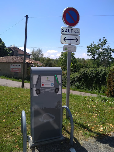 Station de recharge pour véhicules électriques à Montricoux