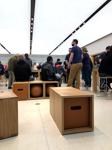 Computer Store «Apple Woodland», reviews and photos, 3195 28th St SE, Grand Rapids, MI 49512, USA