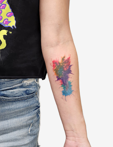 Explore small daisy tattoo ideas, creative tattoo ideas in Sunnyvale, available at Greego tattoo