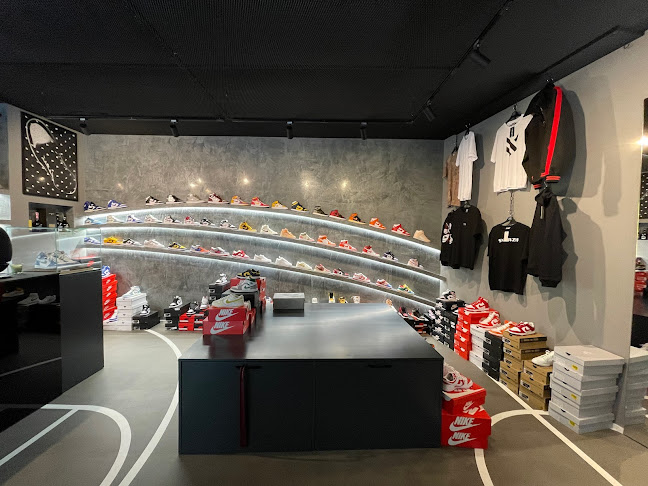 Rezensionen über SNKRZH Store Zürich in Zürich - Schuhgeschäft