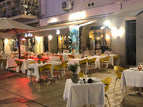 Atmosphère du Restaurant de fruits de mer La Perle à Cannes - n°16