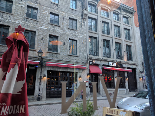 Bars for singles in Montreal