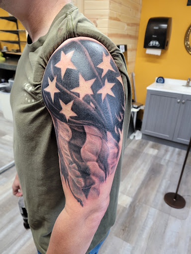 Tattoo Shop «Bombshell Tattoo & Body Piercing», reviews and photos, 1 E Eau Claire St, Rice Lake, WI 54868, USA