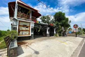 BSK Homestay And Resto image