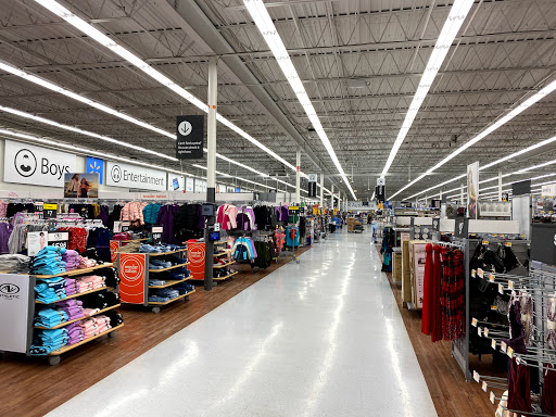 Discount Store «Walmart», reviews and photos, 900 Boston Post Rd, Guilford, CT 06437, USA