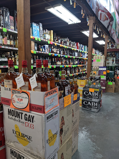 Liquor Store «Tip Top Liquor Warehouse», reviews and photos, 90 Dry Creek Rd, Healdsburg, CA 95448, USA