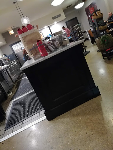 Shopping Mall «North & Sheffield Commons», reviews and photos, 1000 W North Ave, Chicago, IL 60642, USA