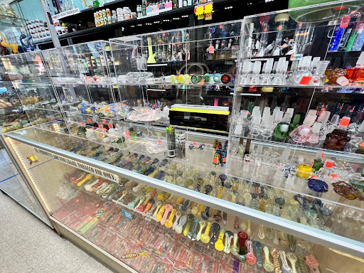 Tobacco Shop «Smokers Heaven KC», reviews and photos, 10145 Wornall Rd, Kansas City, MO 64114, USA