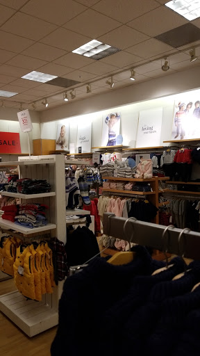 Clothing Store «Gap», reviews and photos, 7430 164th Ave NE, Redmond, WA 98052, USA