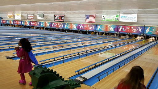 Bowling Alley «Woodbridge Bowling Center», reviews and photos, 346 Main St, Woodbridge, NJ 07095, USA