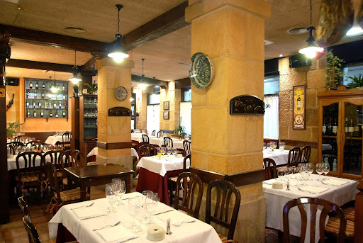 Restaurante Dos Abades - Santo Estevo de Ribas de Sil, 1, 32164, Ourense, España