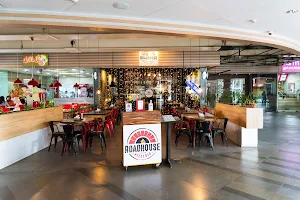 Roadhouse Pizzeria - Labim Mall image