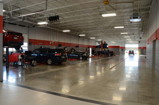 Toyota Dealer «Sam Leman Toyota Bloomington», reviews and photos, 1502 Morrissey Dr, Bloomington, IL 61701, USA