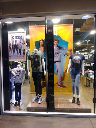 Clothing Store «Tillys», reviews and photos, 1429 S Harbor Blvd, Fullerton, CA 92832, USA