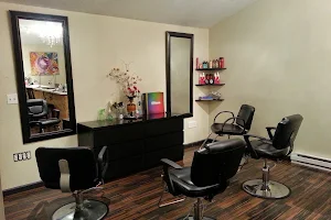 Salon 902 image