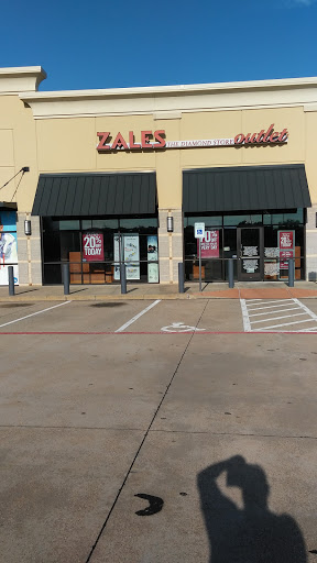 Jewelry Store «Zales - The Diamond Store», reviews and photos, 715 N Hwy 67 #240, Cedar Hill, TX 75104, USA
