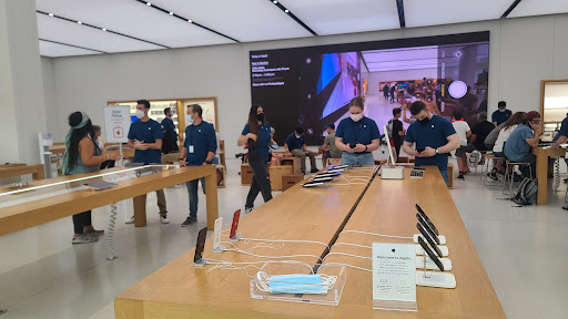 Apple The Oaks image