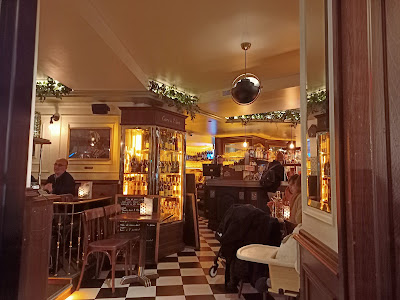 Au Cadran Voltaire à Paris