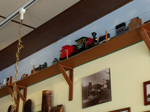 Ice Cream Shop «Yum Yum Tree», reviews and photos, 140 W Main St, Brighton, MI 48116, USA