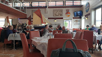 Atmosphère du Restaurant La Criée Saint Thibault des Vignes - n°13