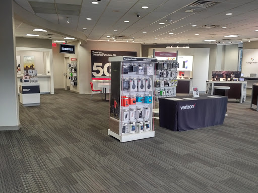Cell Phone Store «Verizon», reviews and photos, 1201 Kings Hwy, Fairfield, CT 06824, USA