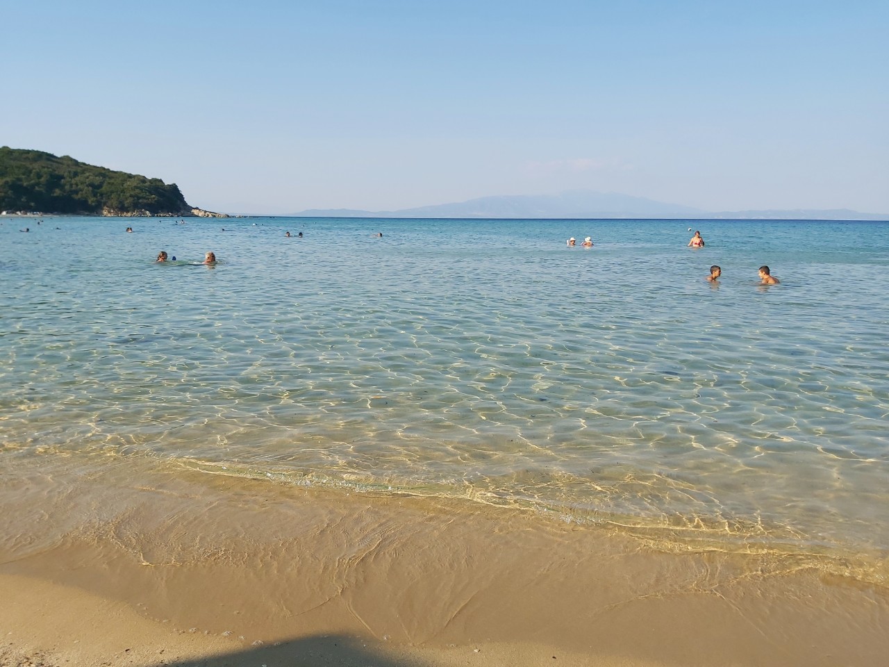 Foto di Spiaggia di Babylon sorretto da scogliere