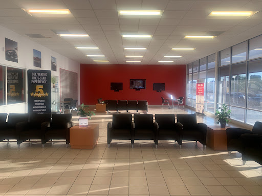 Auto Body Shop «Camelback Collision Center», reviews and photos, 4635 N 7th St, Phoenix, AZ 85014, USA