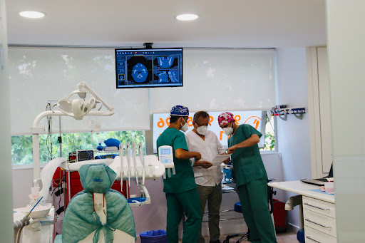 Clinica Dental Marian Santos García en Cáceres‎, Cáceres‎