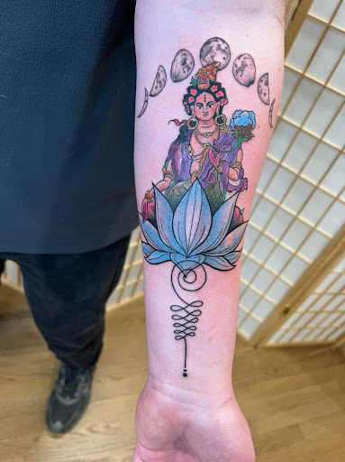 Explore stl tattoo ideas, creative tattoo ideas in Wappingers Falls, available at Graceland Tattoo