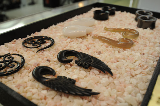 Tattoo Shop «Royal Flesh Tattoo and Piercing», reviews and photos, 4005 N Broadway St, Chicago, IL 60613, USA