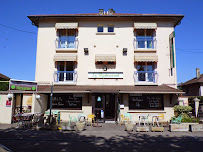 Extérieur du Restaurant Hotel Les Acacias de Ratabizet à Genas - n°1