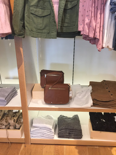 Clothing Store «Gap Factory Store», reviews and photos, 741 S Broadway, Los Angeles, CA 90014, USA