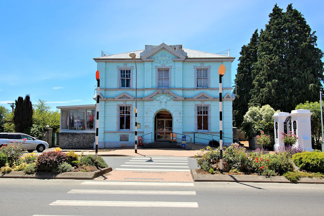 Reviews of Post Office Building, Former (Heritage) in Winton - Other