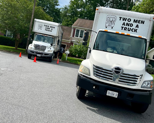 Moving and Storage Service «Two Men and a Truck», reviews and photos, 500 Freeman Ave #108, Chesapeake, VA 23324, USA