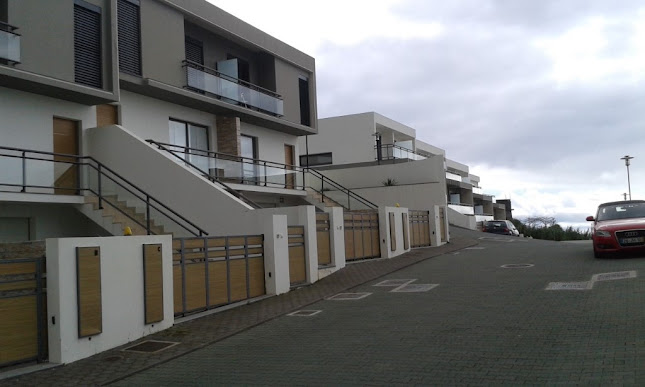 Moradias Central Village Caniço - Associação