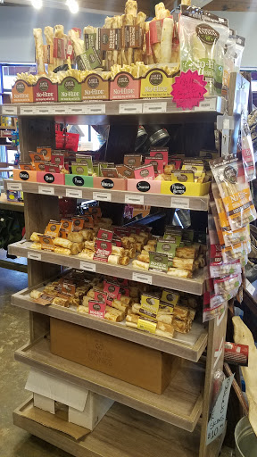 Pet Supply Store «Petapoluza Pet Supply & Grooming», reviews and photos, 114 N 36th St, Seattle, WA 98103, USA