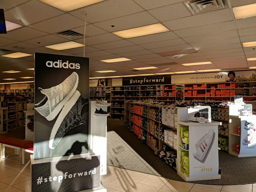 Shoe Store «Famous Footwear», reviews and photos, 5500 Grossmont Center Dr, La Mesa, CA 91942, USA