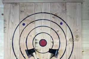Tilted Axe Throwing image