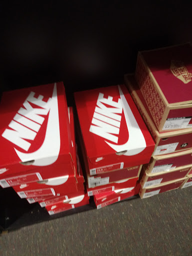 Shoe Store «Off Broadway Shoe Warehouse», reviews and photos, 6302 Seven Corners Center, Falls Church, VA 22044, USA