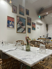 Atmosphère du Restaurant servant le petit-déjeuner AZUR CAFÉ BRUNCH & COFFEE CHAMPS-ELYSÉES à Paris - n°18