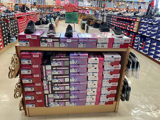 Shoe Store «Shoe City - Arrow Highway», reviews and photos, 20600 E Arrow Hwy, Covina, CA 91724, USA