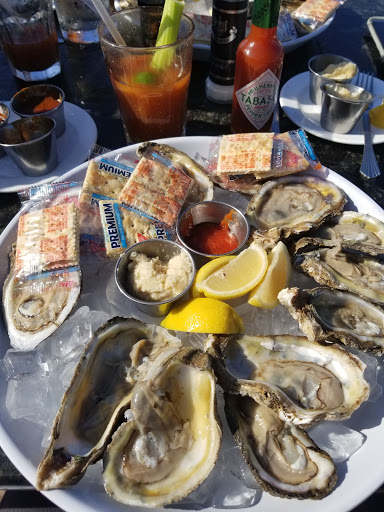 Restaurant «PIER 22 Restaurant • Patio • Catering», reviews and photos, 1200 1st Ave W, Bradenton, FL 34205, USA