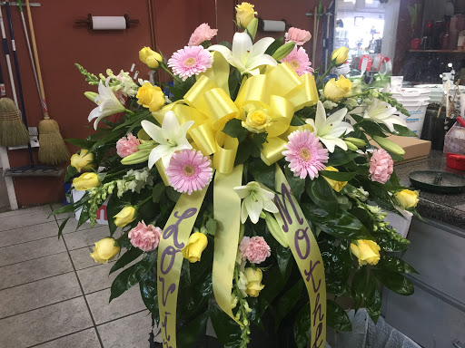 Gift Basket Store «FLOWERS BY TARA AND JEWELRY WORLD», reviews and photos, 2087 Wilma Rudolph Blvd, Clarksville, TN 37040, USA