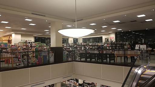 Book Store «Barnes & Noble Booksellers Clackamas Town Ctr Mall», reviews and photos, 12000 SE 82nd Ave, Portland, OR 97086, USA