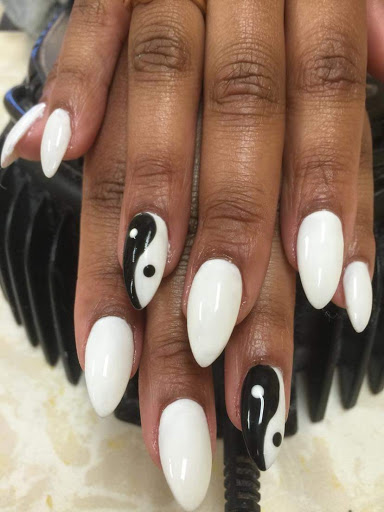 Nail Salon «Regal Nails Salon & Spa», reviews and photos, 101 Tanglewood Pkwy, Elizabeth City, NC 27909, USA