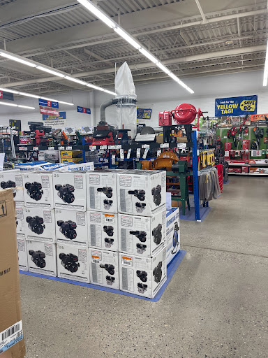 Hardware Store «Harbor Freight Tools», reviews and photos, 32706 John R Rd, Madison Heights, MI 48071, USA