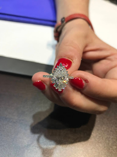 Jewelry Store «Genesis Diamonds (Cincinnati)», reviews and photos, 8060 Montgomery Rd #500, Cincinnati, OH 45236, USA