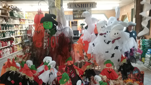 Garden Center «Laura Ann Farms», reviews and photos, 401 NY-17M, Monroe, NY 10950, USA