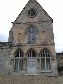 Château royal de Senlis et prieuré Saint-Maurice du Restaurant français Le Scaramouche à Senlis - n°1